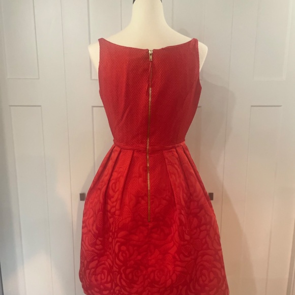 ‘ Mad Men’ Style Floral Jacquard Dress - Picture 2 of 4